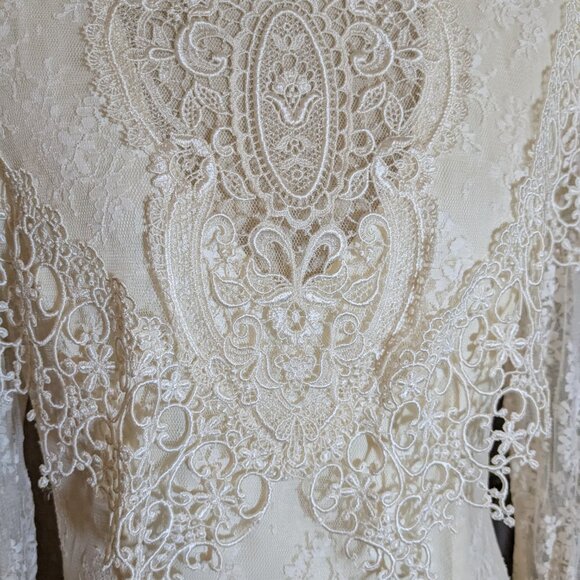 Jessica McClintock Ivory Lace Bridal Gown - Picture 7 of 15